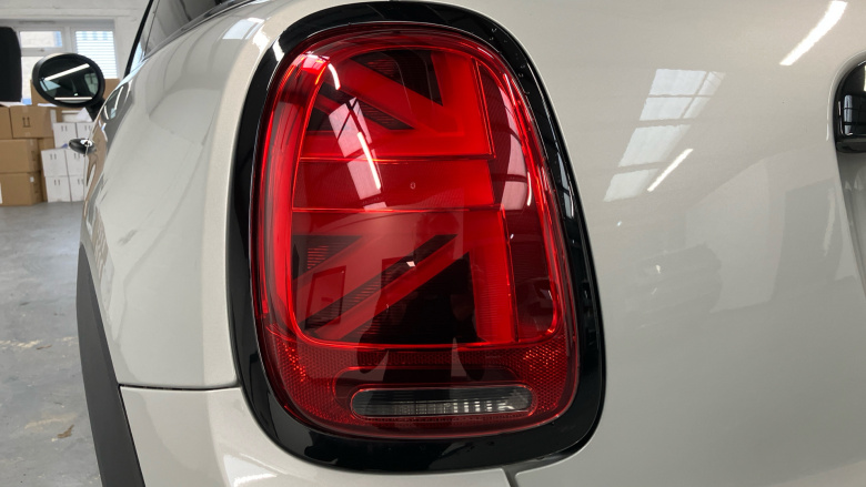 MINI Hatchback 2.0 Cooper S Sport II 3dr Auto Petrol Hatchback